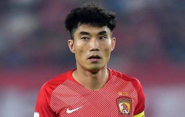 揭秘郑智回归广州队内幕 成绩太差许家印不满球队表现 