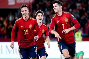 欧洲杯预选赛西班牙狂胜鱼腩 挪威2-1黯然失色