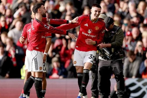 英超第28轮焦点战 曼联主场2-1逆转水晶宫